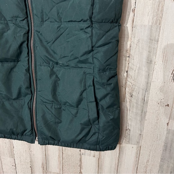 Old Navy Dark Green Quilted Puffer Vest XS Women’s - Picture 4 of 6